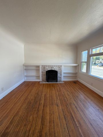 2810 N Center St, Stockton, CA 95204