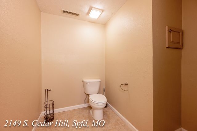 2149 S Cedar Hill Avenue, Springfield, MO 65809