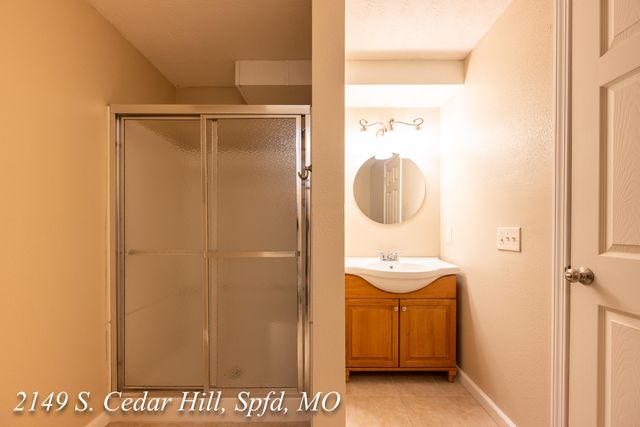2149 S Cedar Hill Avenue, Springfield, MO 65809