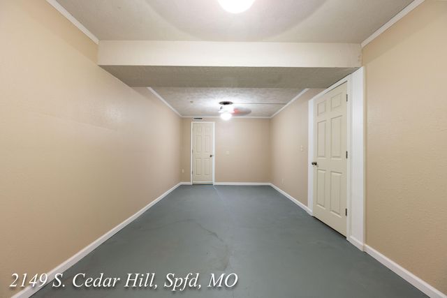 2149 S Cedar Hill Avenue, Springfield, MO 65809
