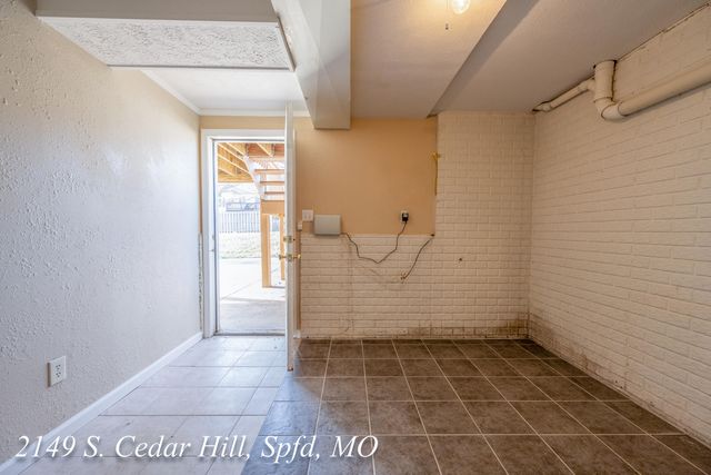 2149 S Cedar Hill Avenue, Springfield, MO 65809