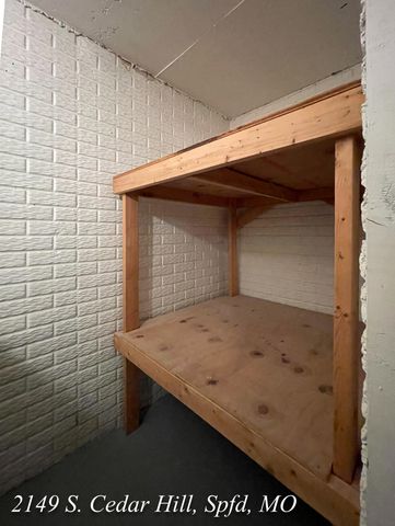 2149 S Cedar Hill Avenue, Springfield, MO 65809