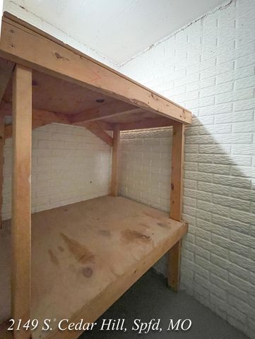 2149 S Cedar Hill Avenue, Springfield, MO 65809