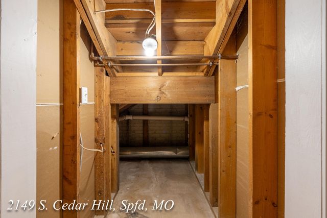 2149 S Cedar Hill Avenue, Springfield, MO 65809