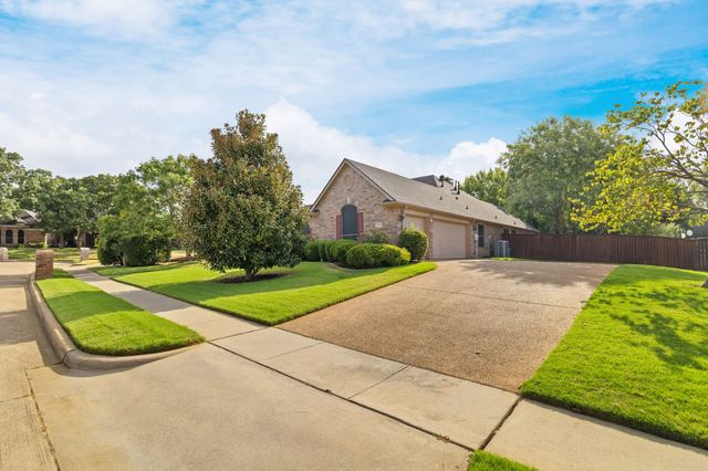 1602 Oak Ridge Drive, Corinth, TX 76210