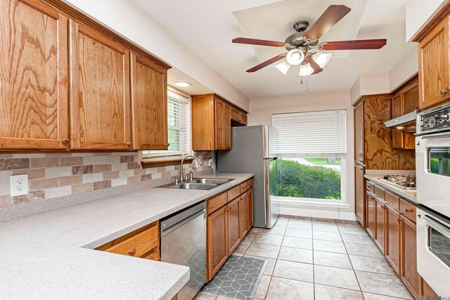 17247 Sharpsburg Ave, Baton Rouge, LA 70817