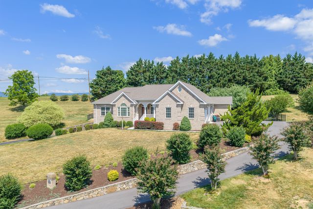 75 Walnut Manor DR, Fincastle, VA 24090