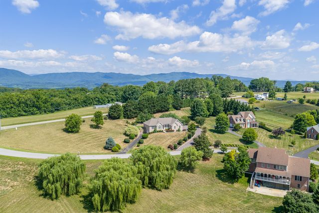 75 Walnut Manor DR, Fincastle, VA 24090