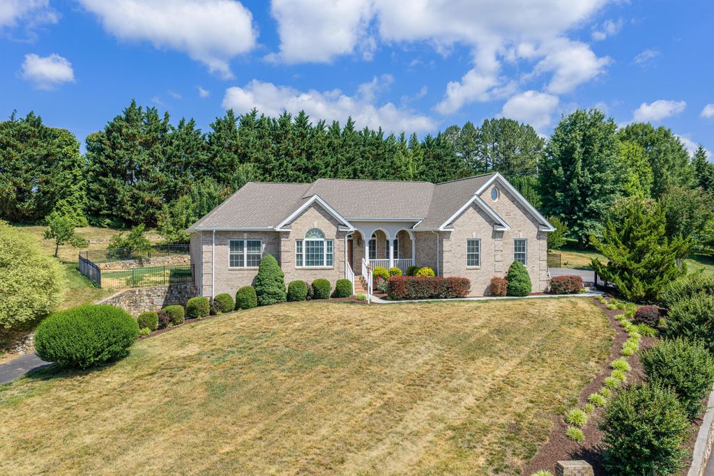 75 Walnut Manor DR, Fincastle, VA 24090