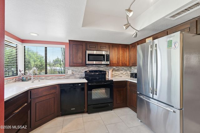 7412 N Mowry Place, Tucson, AZ 85741