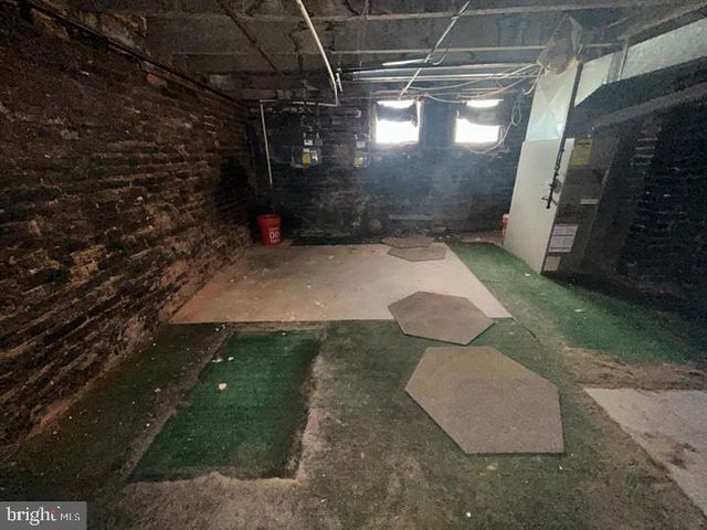 811 N MOUNT ST, Baltimore, MD 21217