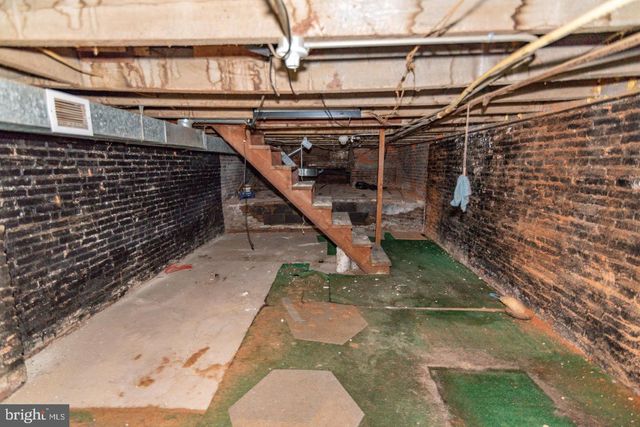 811 N MOUNT ST, Baltimore, MD 21217