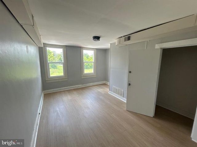 811 N MOUNT ST, Baltimore, MD 21217