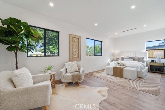 7717 Jamieson Avenue, Reseda (los Angeles), CA 91335