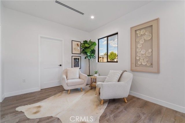 7717 Jamieson Avenue, Reseda (los Angeles), CA 91335