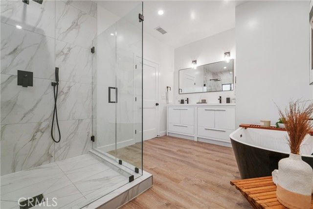 7717 Jamieson Avenue, Reseda (los Angeles), CA 91335