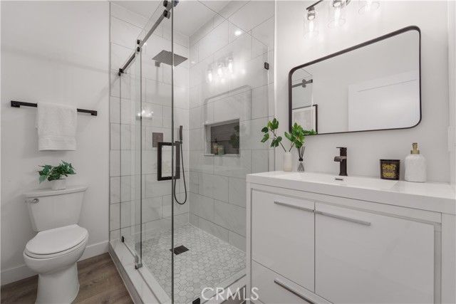 7717 Jamieson Avenue, Reseda (los Angeles), CA 91335