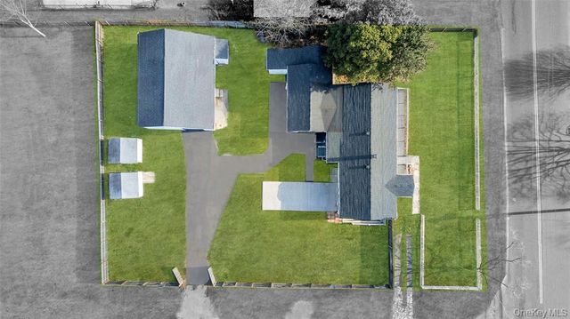 209 Jamaica Avenue, Medford, NY 11763