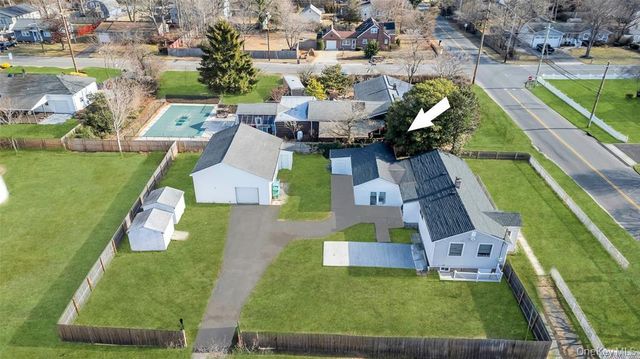 209 Jamaica Avenue, Medford, NY 11763
