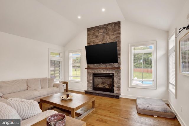 501 WASHINGTON CROSSING RD, Newtown, PA 18940