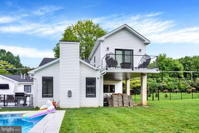 501 WASHINGTON CROSSING RD, Newtown, PA 18940