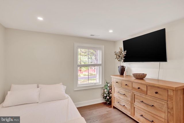 501 WASHINGTON CROSSING RD, Newtown, PA 18940