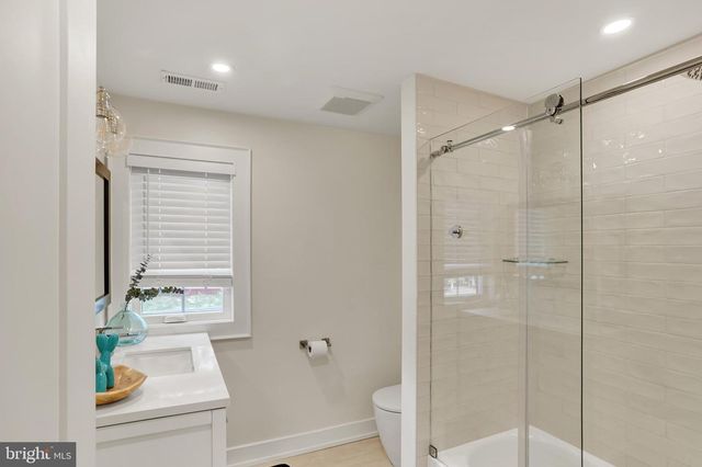 501 WASHINGTON CROSSING RD, Newtown, PA 18940