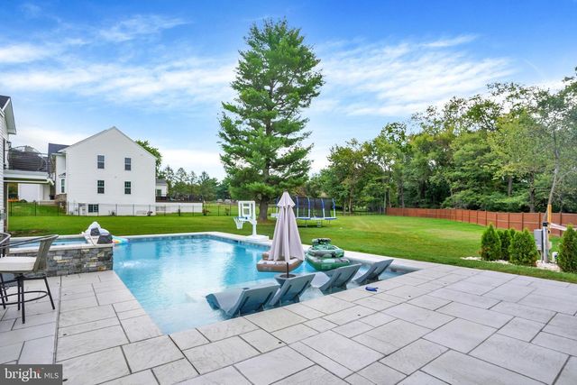 501 WASHINGTON CROSSING RD, Newtown, PA 18940