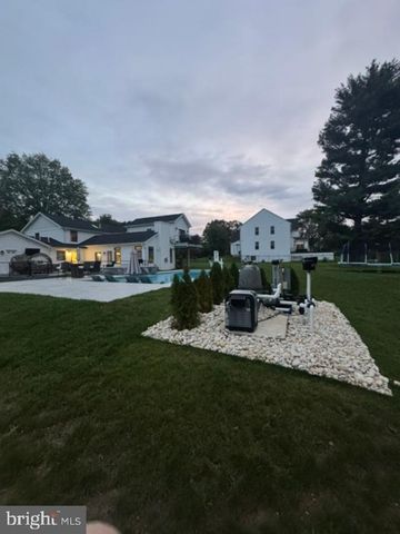 501 WASHINGTON CROSSING RD, Newtown, PA 18940