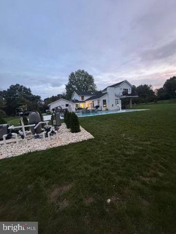 501 WASHINGTON CROSSING RD, Newtown, PA 18940