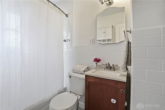 448 Triangle Avenue, Oakwood, OH 45419