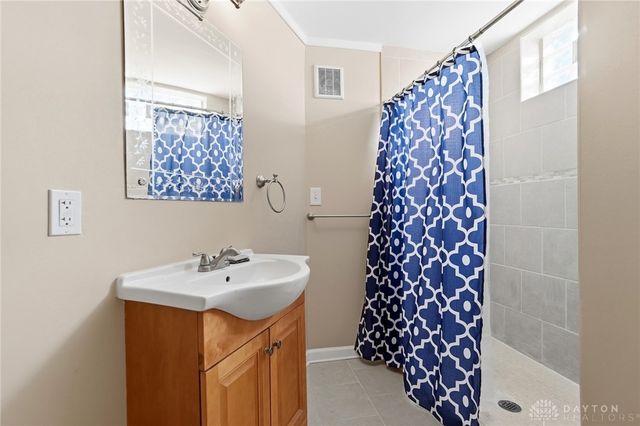 448 Triangle Avenue, Oakwood, OH 45419