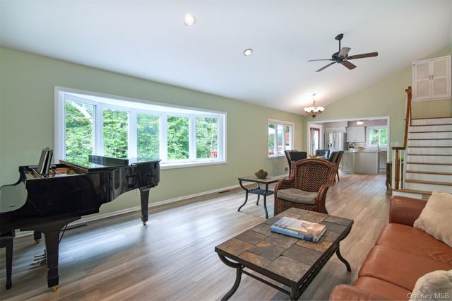 46 Reynal Road, White Plains, NY 10605
