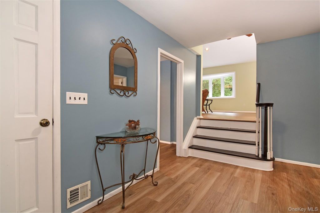 46 Reynal Road, White Plains, NY 10605 — photo 2