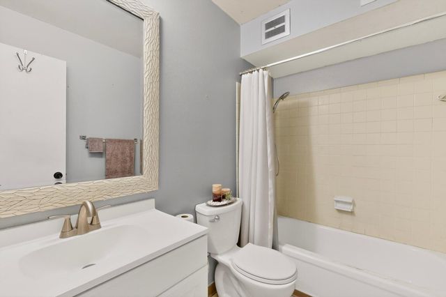 3827 Montgomery Boulevard NE APT 231, Albuquerque, NM 87109