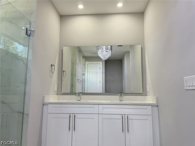 124 SW 31st PL, Cape Coral, FL 33991