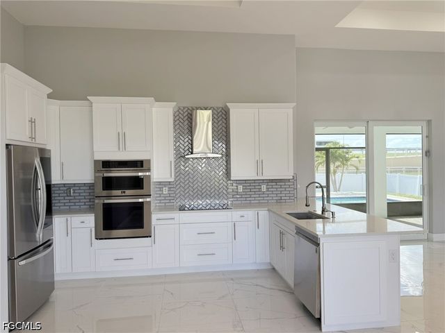 124 SW 31st PL, Cape Coral, FL 33991