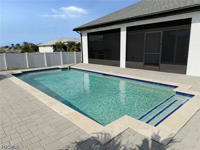 124 SW 31st PL, Cape Coral, FL 33991