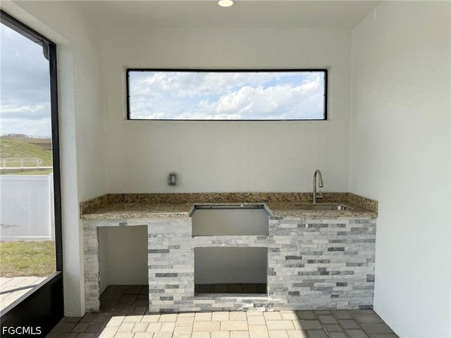 124 SW 31st PL, Cape Coral, FL 33991
