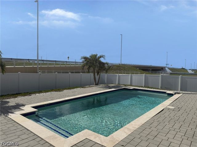 124 SW 31st PL, Cape Coral, FL 33991
