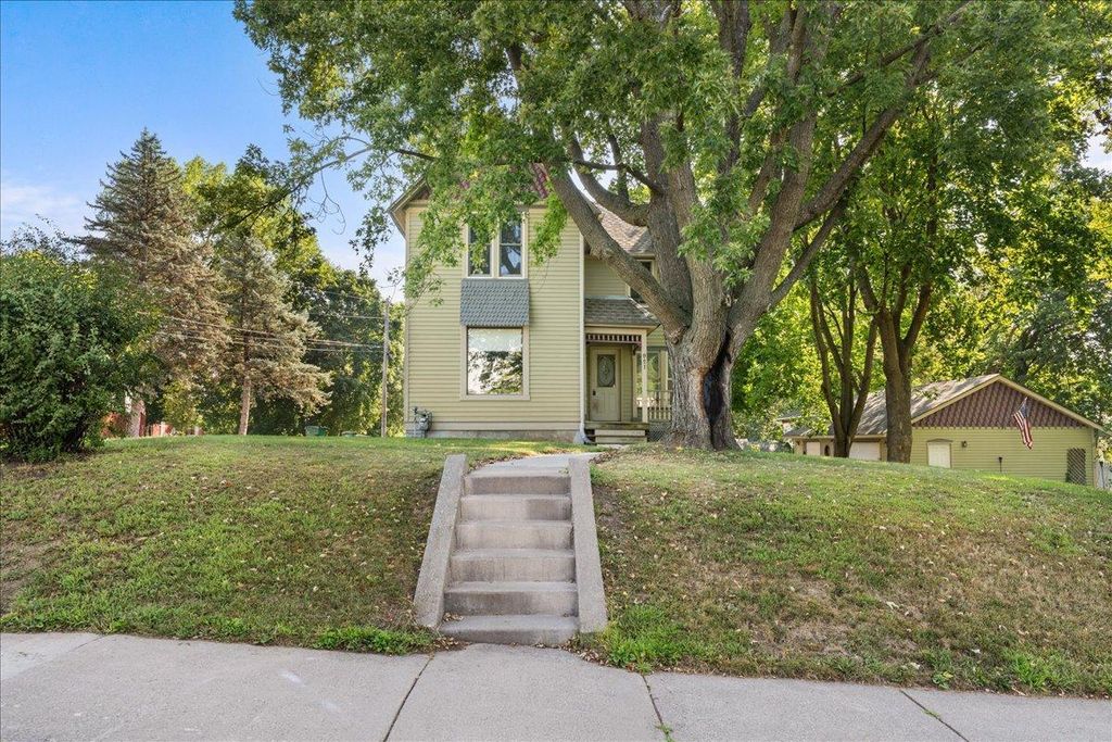 921 4th Street N, Stillwater, MN 55082 — exterior