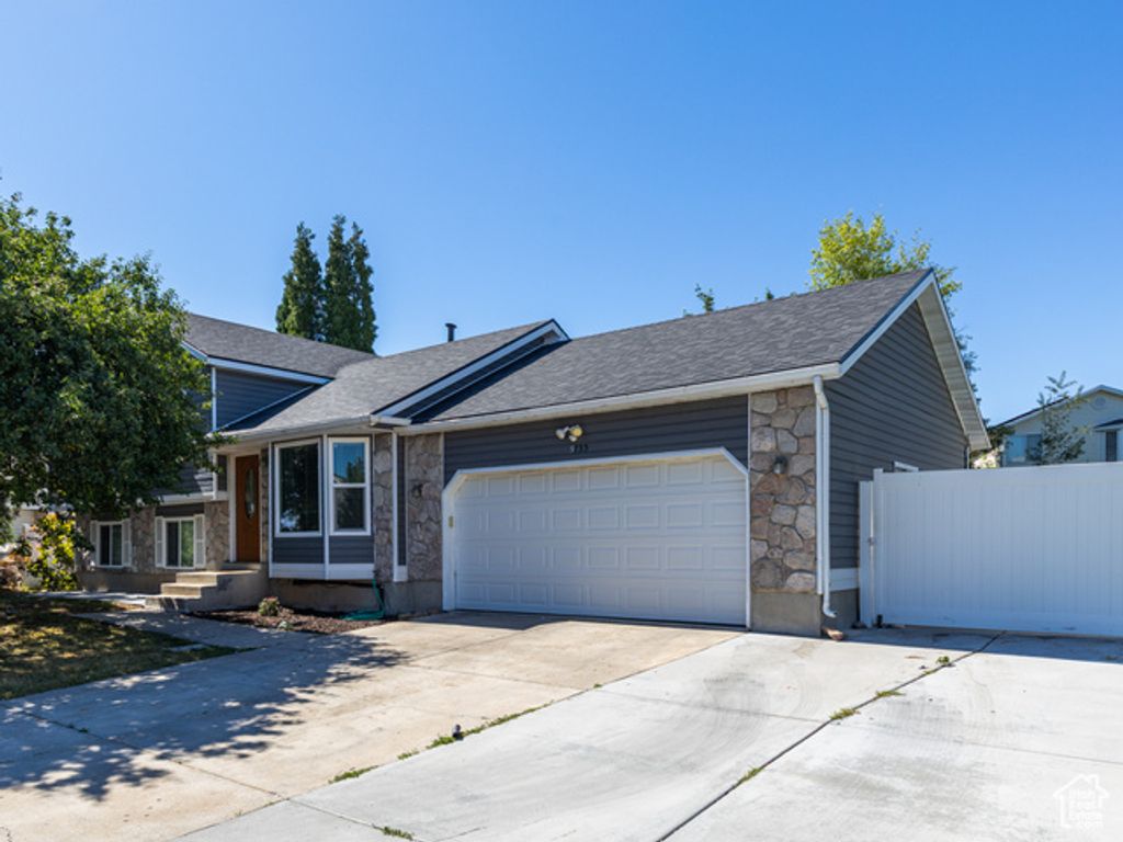 5733 W PLUMBAGO AVE, Salt Lake City, UT 84118