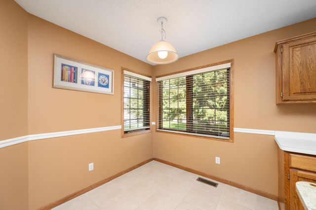 1566 Antler Point, Eagan, MN 55122