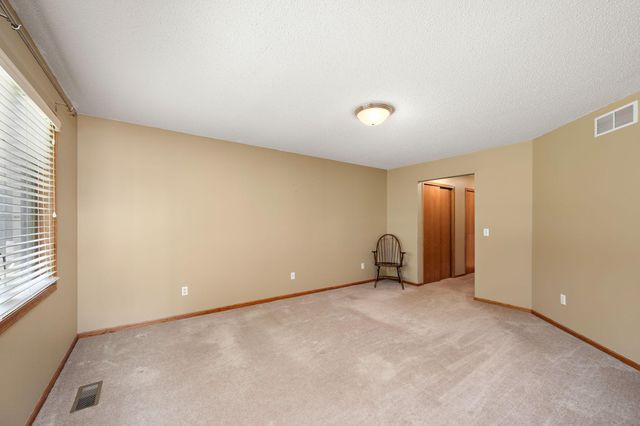 1566 Antler Point, Eagan, MN 55122