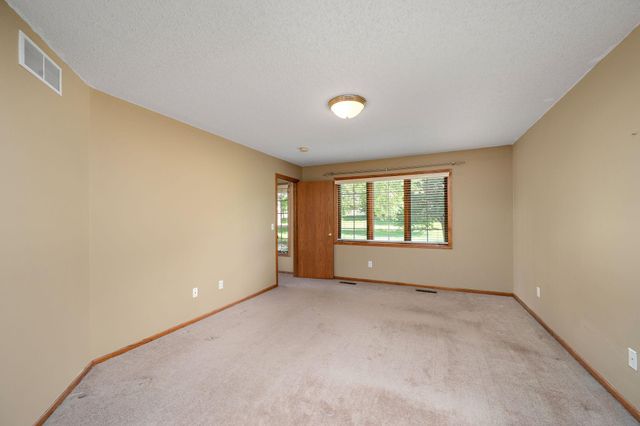 1566 Antler Point, Eagan, MN 55122