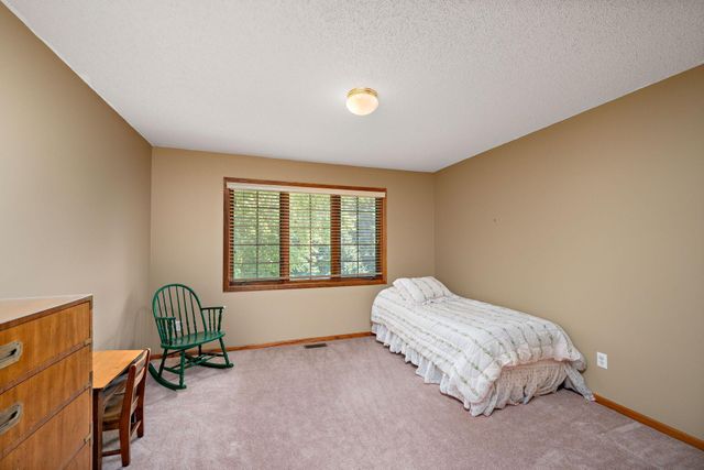 1566 Antler Point, Eagan, MN 55122