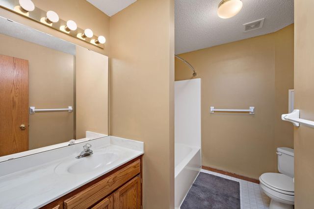 1566 Antler Point, Eagan, MN 55122