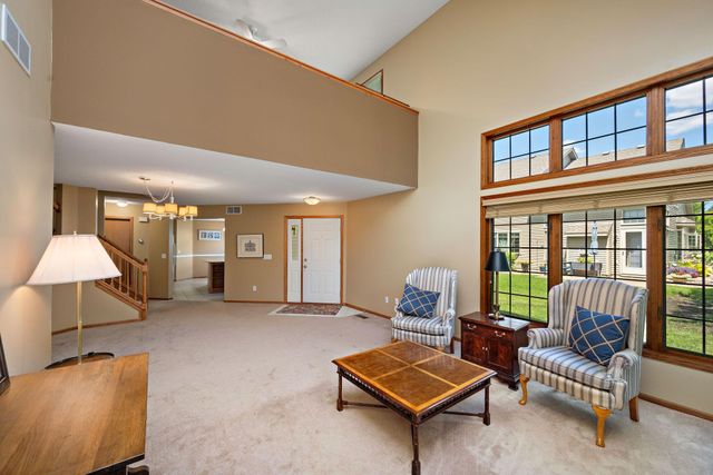 1566 Antler Point, Eagan, MN 55122