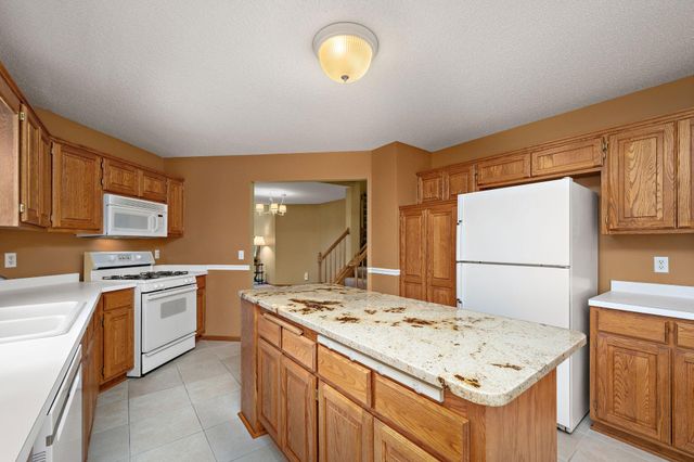 1566 Antler Point, Eagan, MN 55122