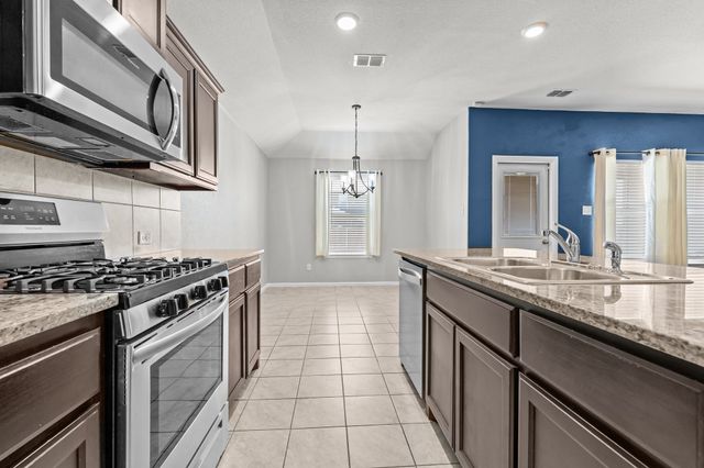9901 Huntersville Trail, Fort Worth, TX 76108